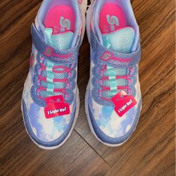 Skechers Lights. Girls Size 4. New