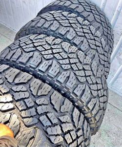 275/65/18 Goodyear vendo un set de llantas usadas excelente condiciones de vida las 4 ✅🤩I am selling a set of used tires, all 4 in excellent living c