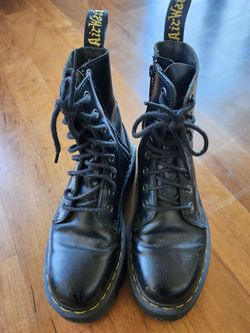 Dr Martin's boots black women size 7 $75