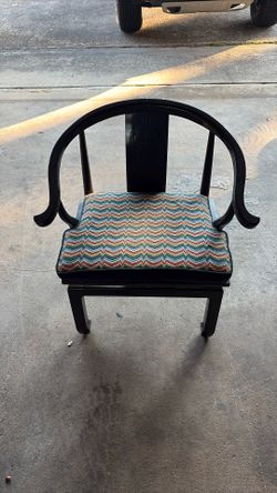 Oriental Horseshoe Chair