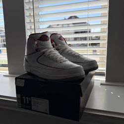 MENS 11.5 JORDAN RETRO 2