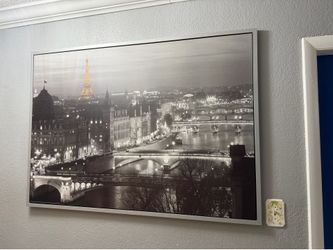 SILVER BLACK AND WHITE EIFFEL TOWER WALL FRAME