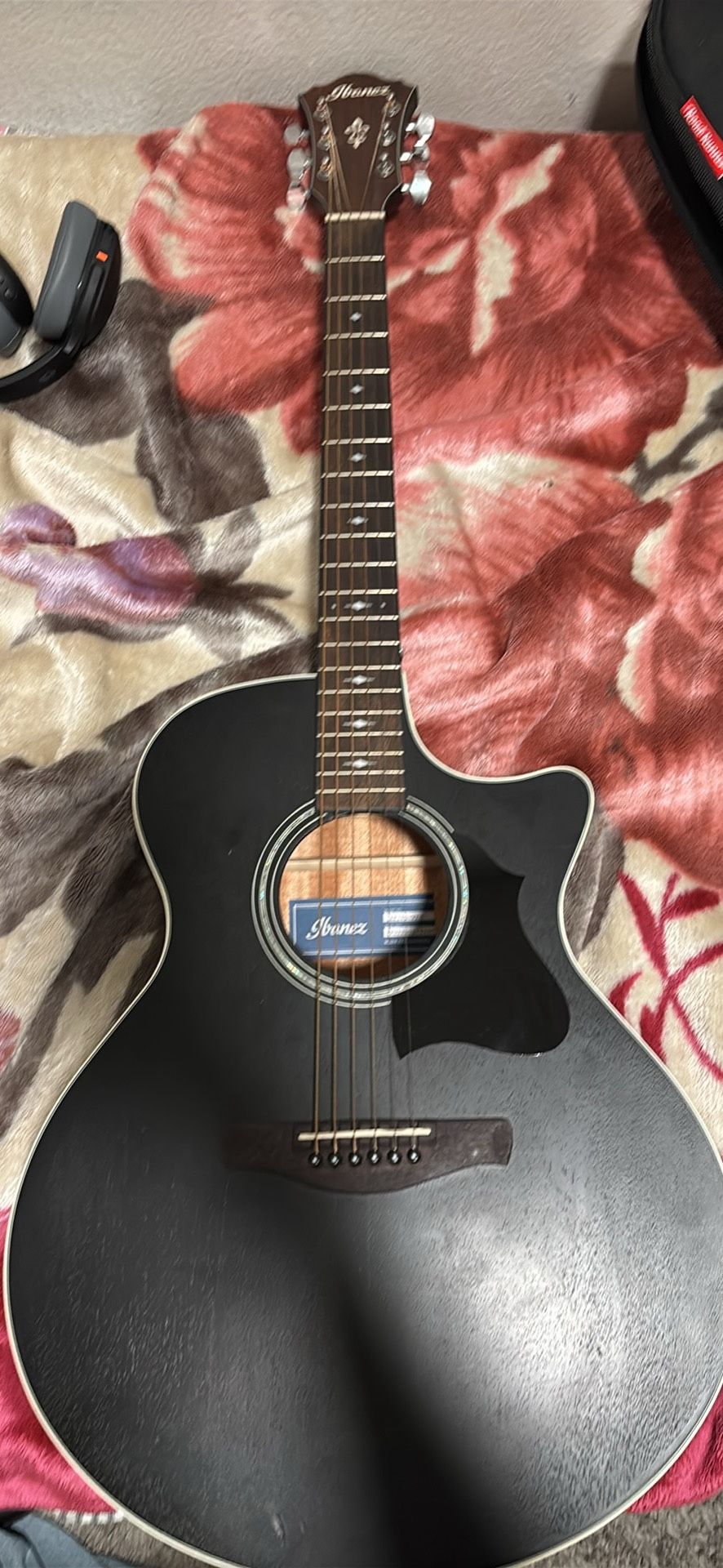 Ibanez AE140