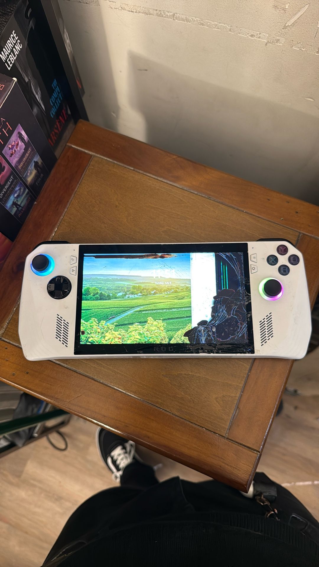 Asus Rog Ally Z1 Extreme With Dock (needs Screen Replacement)
