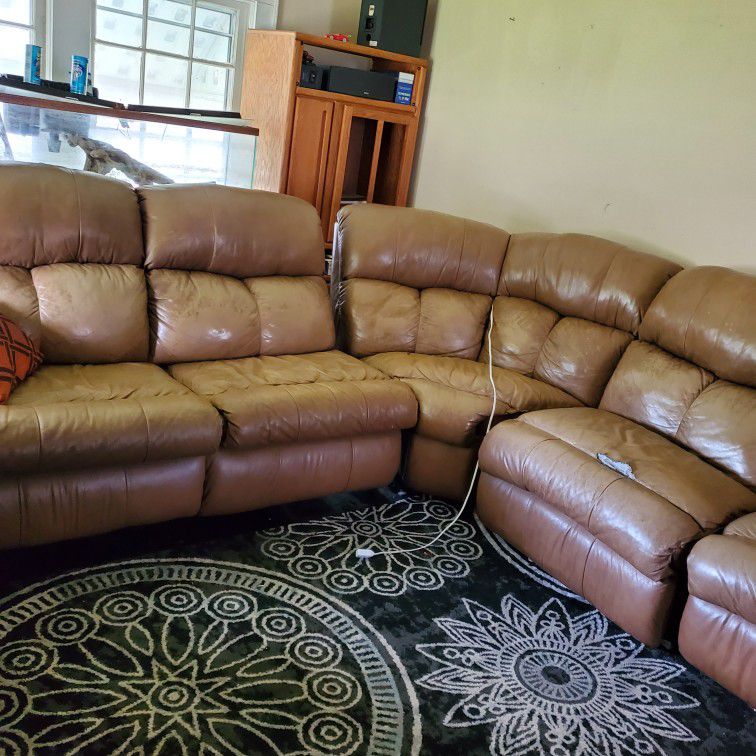 Flexsteel Sectional With A Sleeper And Tw0 Recliner Sections