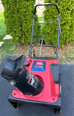 Toro CCR 3650 is a single-stage gas snowblower