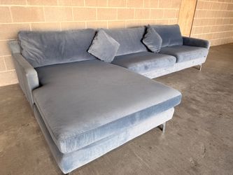💥need it gone today 💥Blue Velvet Sectional Sofa with Chaise