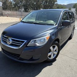 2009 VOLKSWAGEN ROUTAN