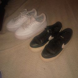 Women's Nike tennies