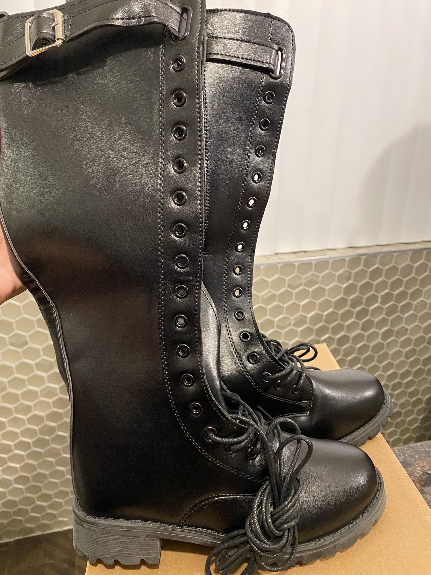 BLACK BOOTS NEW KNEE HIGH BOOTS WOMENS SIZE 5.5 OBO