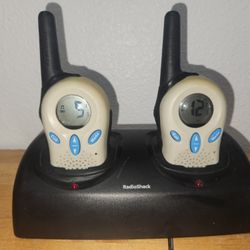 RADIO SHACK WALKIE TALKIES WITH  CHARGER 