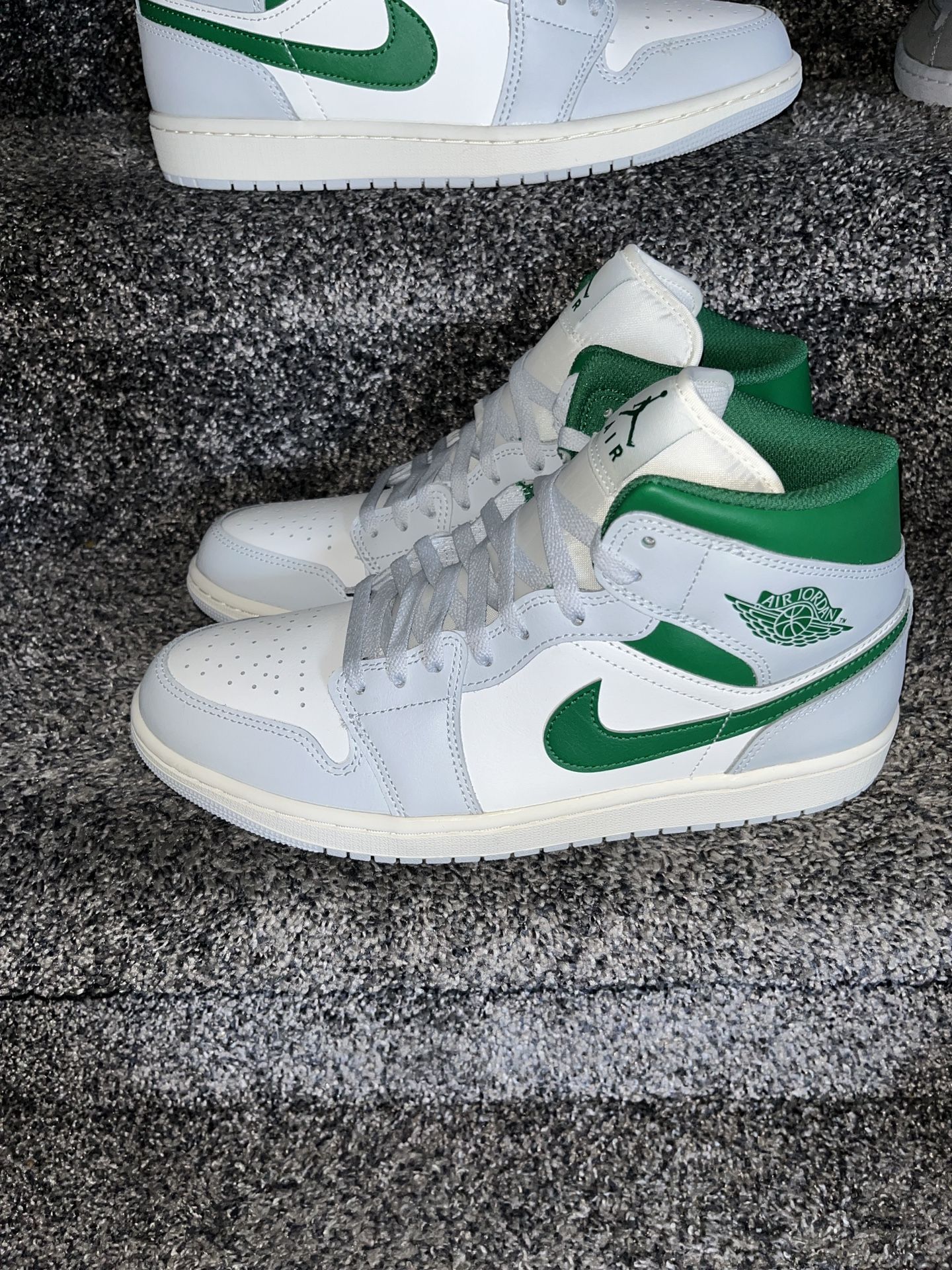 Air Jordan 1 'Platinum Pine Green' Size 11 
