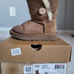 Ugg Toddler Boots Size 9
