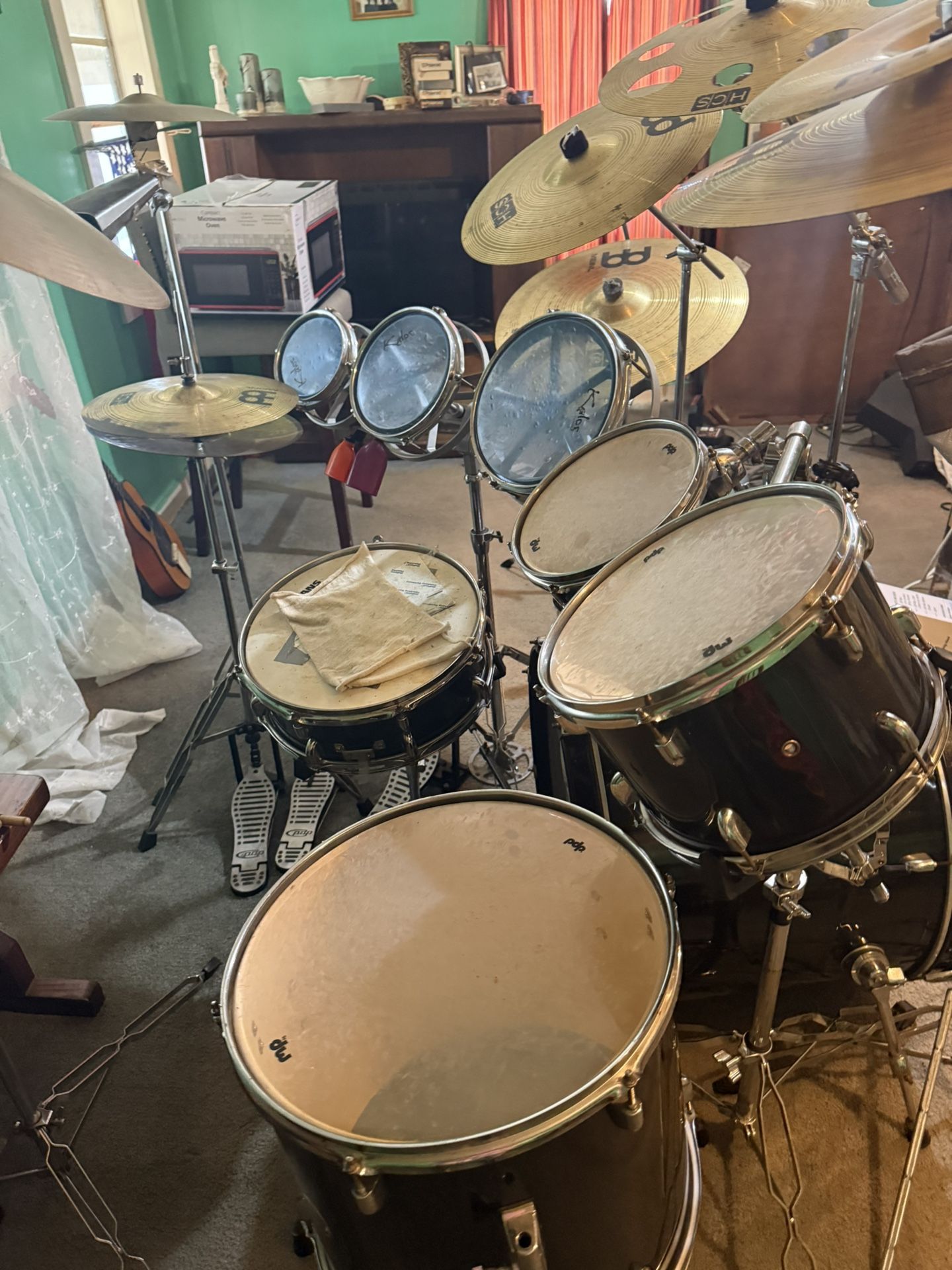 Center stage Drum Kit