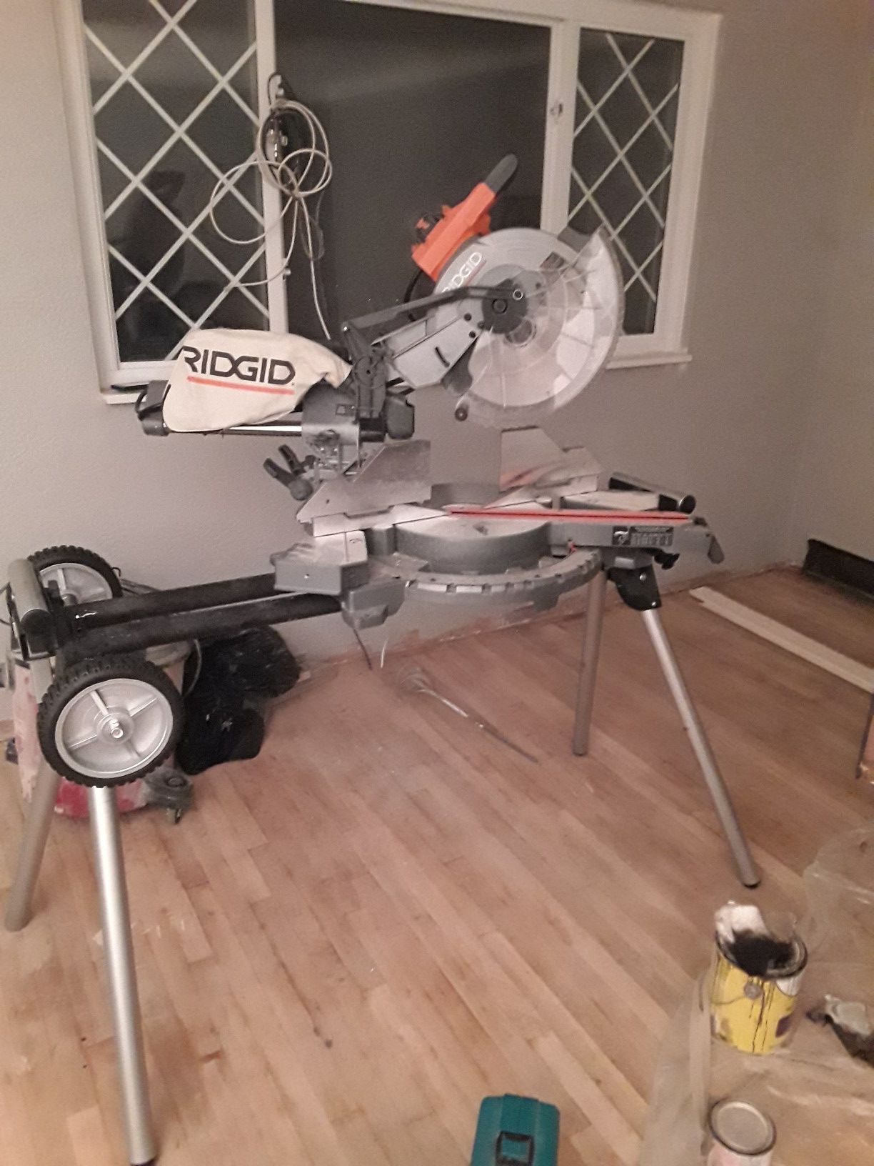 Ridgid 12" Dual bevel compound Sliding mitre saw with stand