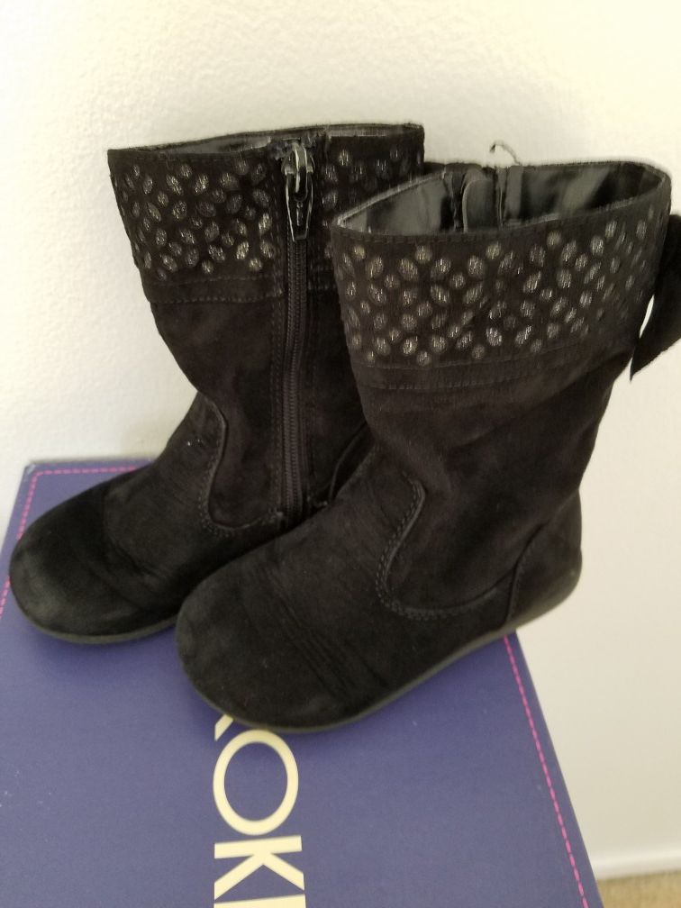 Girls winter boots.
