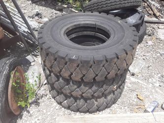 8.25x15 Forklift Tires 