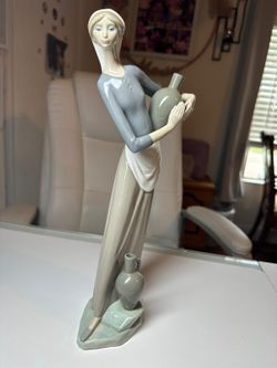 SPANISH PORCELAIN FIGURINES 2 PIECE