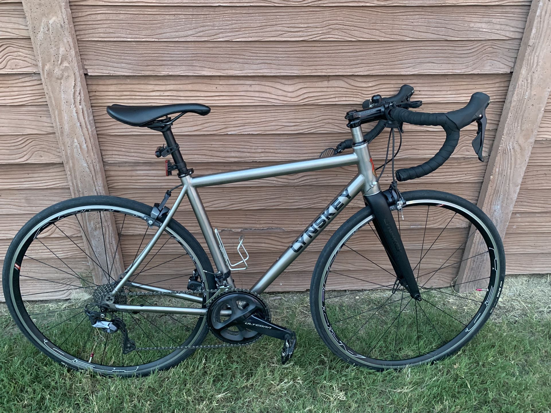 Lynskey R260 Medium - Ultegra Groupset