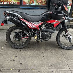 2025 Raven Motorcycle Brand New  950