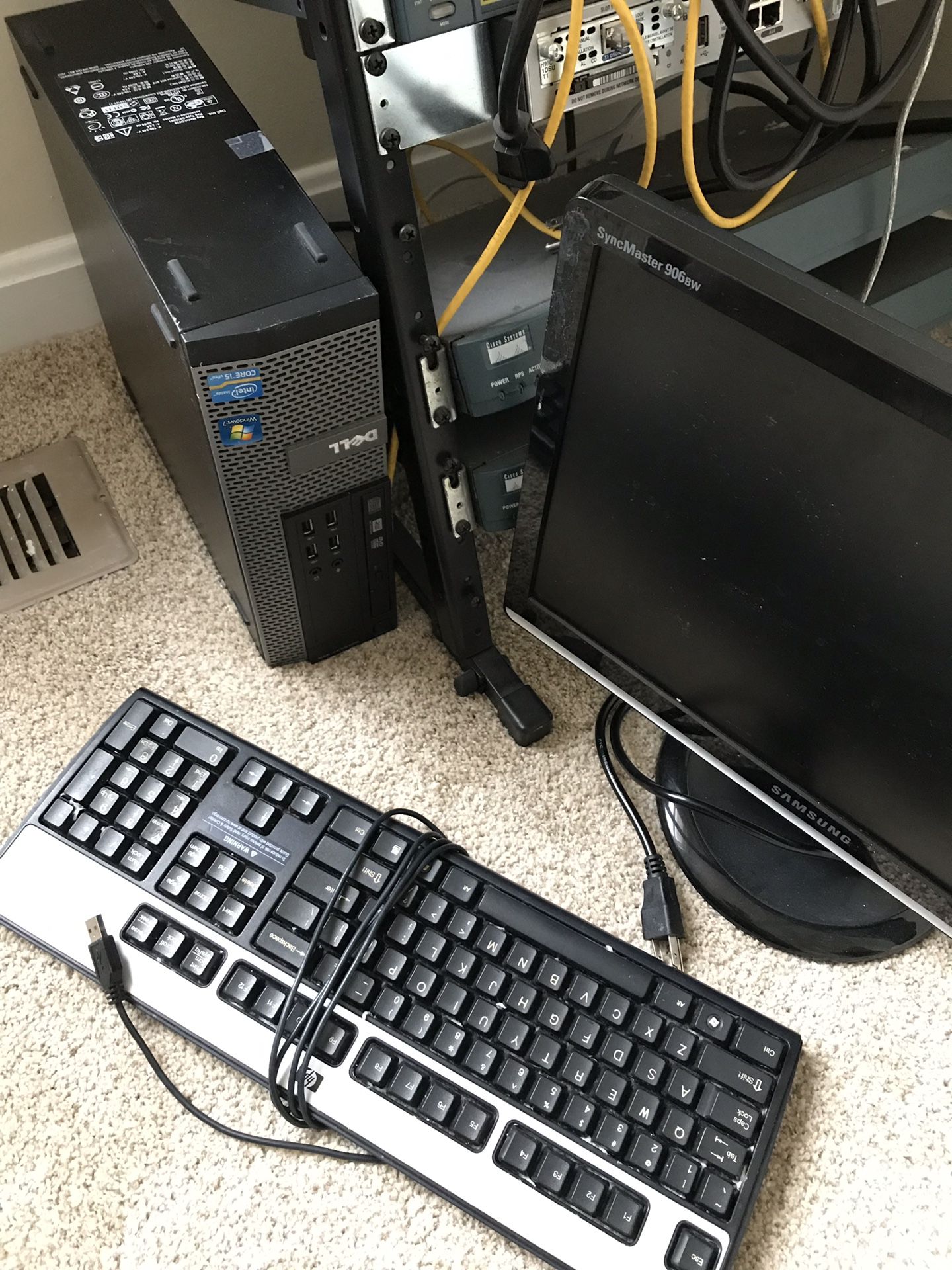 Selling Desktop computer , monitor and keyboard