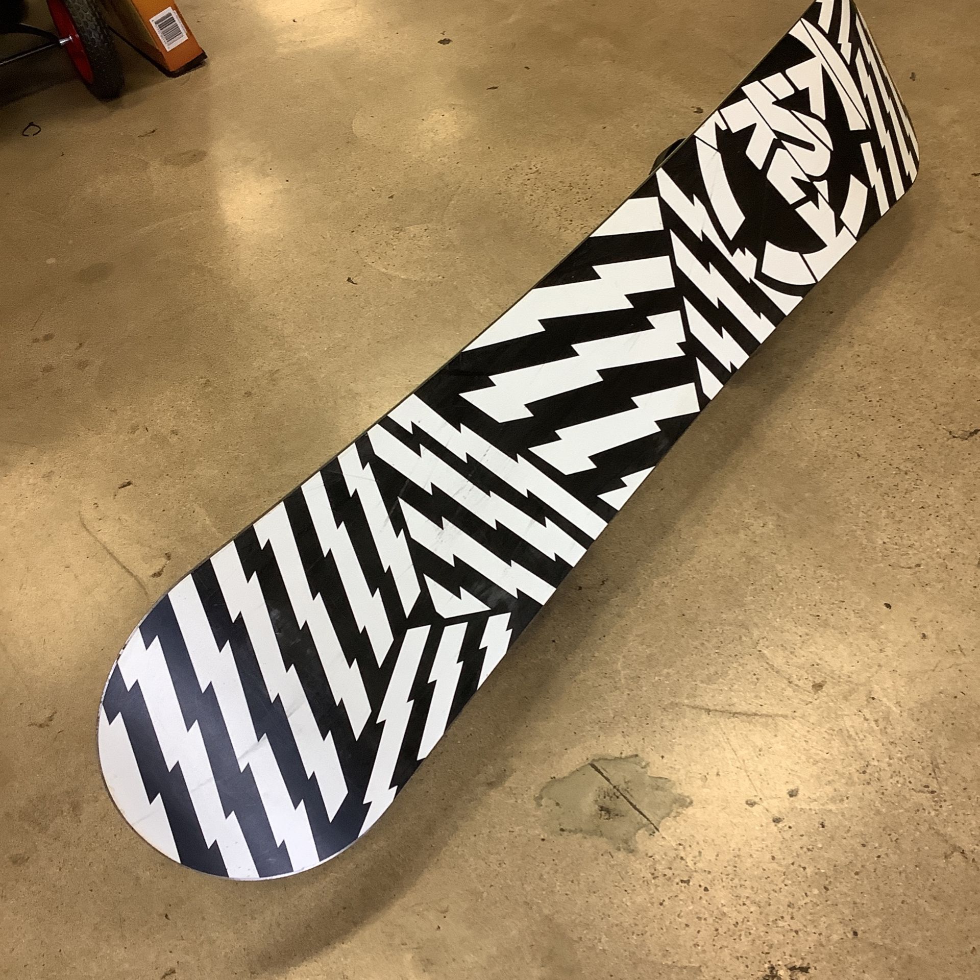 K2 Anagram 155cm Snowboard w/ Large Burton Cartel Bindings SKU 470681