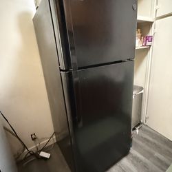 Refridgerator