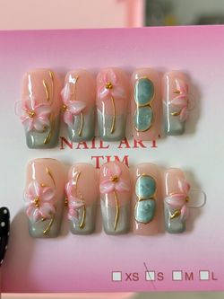 Press on nails