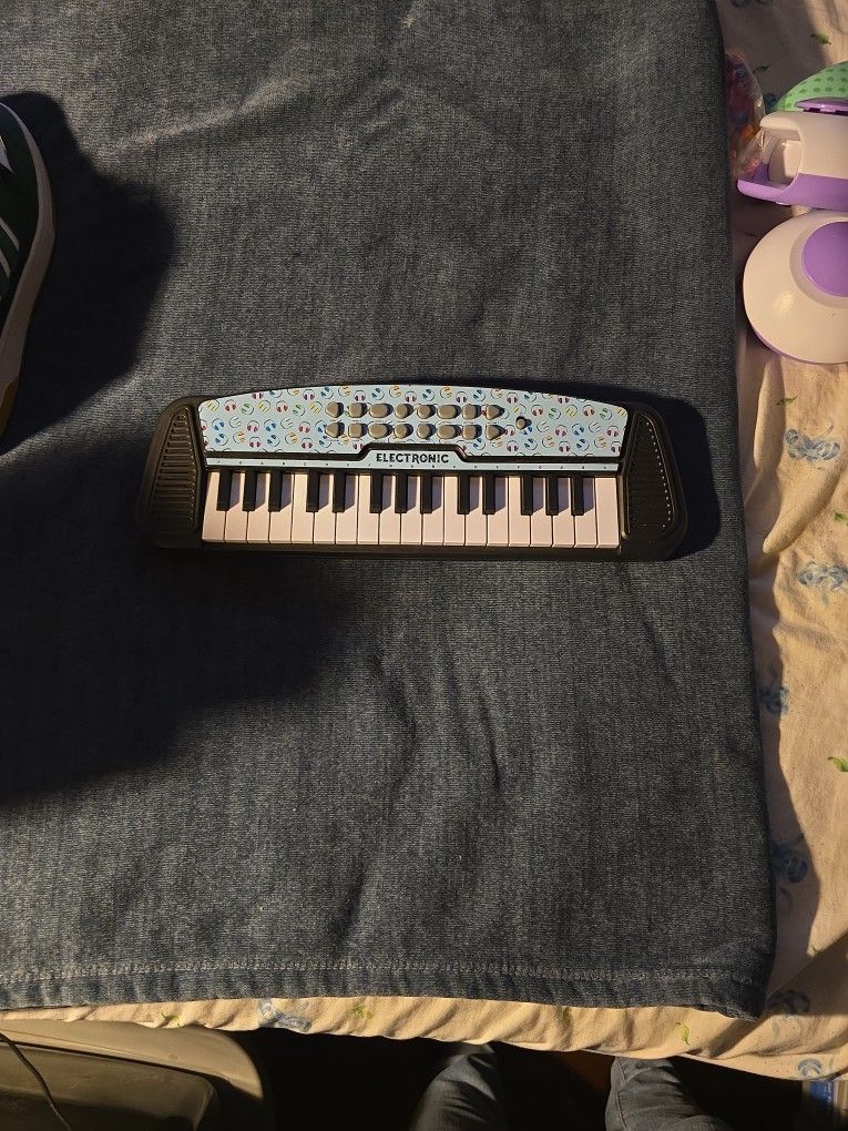 Electronic Kids Piano 