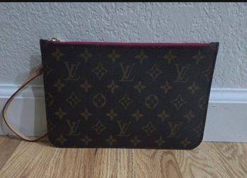 Louis Vuitton Authentic Pouch