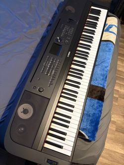Yamaha DGX - 670 Digital Piano /ProLine Stand
