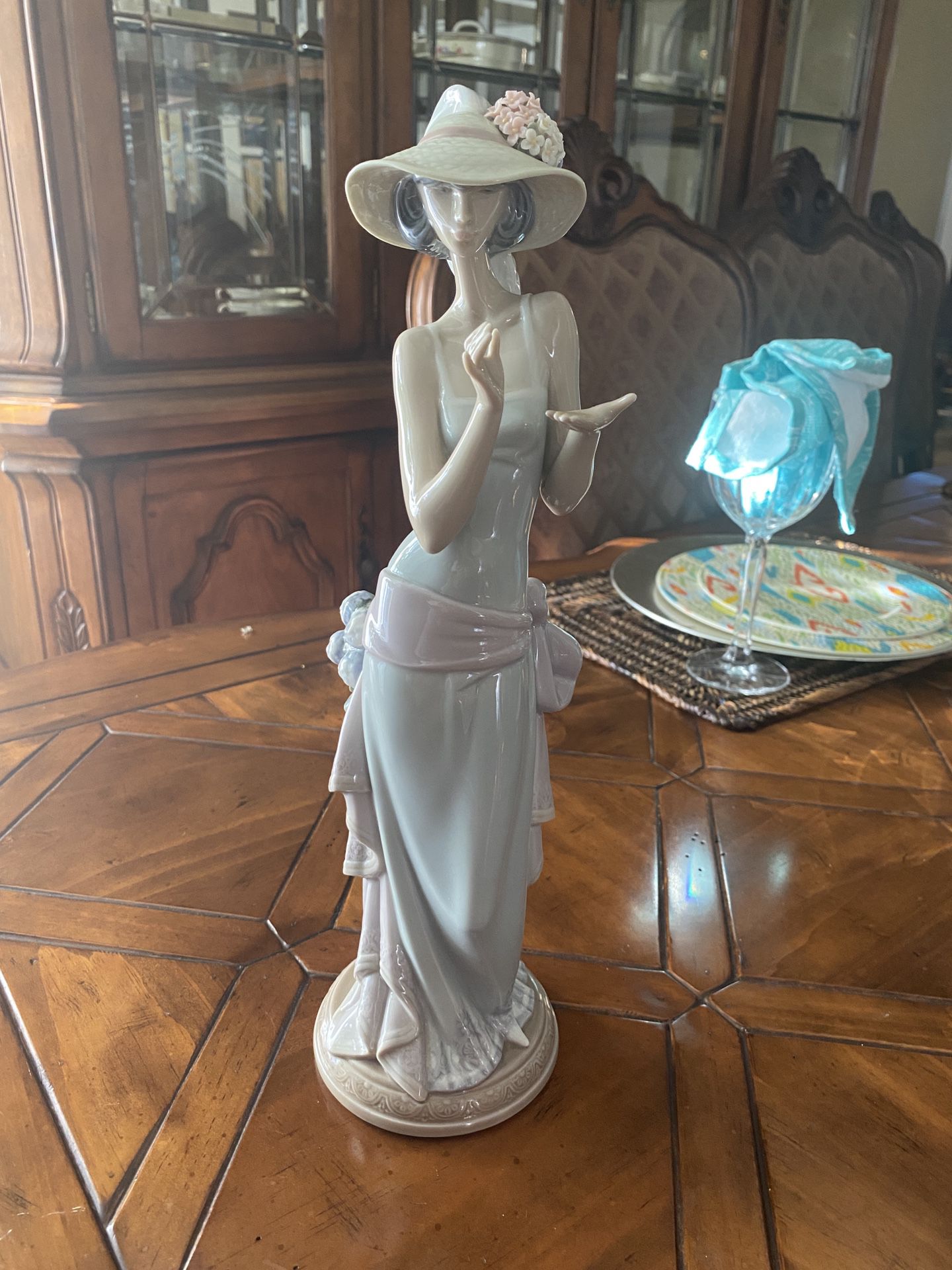 Vintage Lladro Porcelain Statue Figurine 5470 Tea time