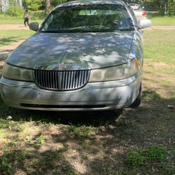 2001 Lincoln Town Car