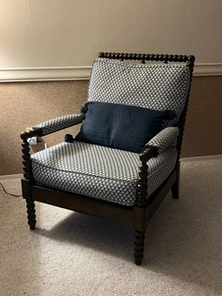 Pottery Barn set of 2 bobbin accent chairs