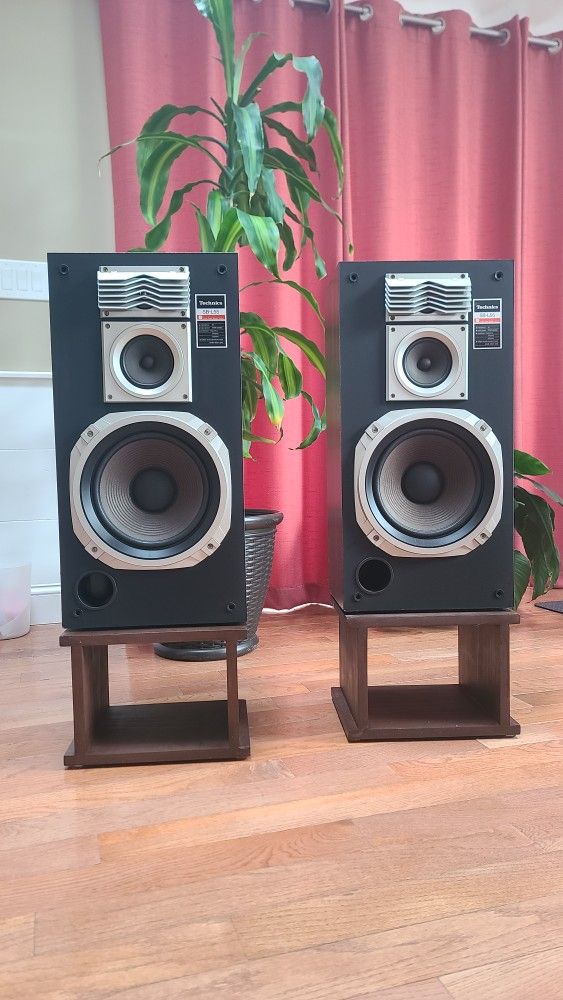 Technics SB-L55 loudspeakers on custom-made stands