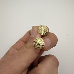10k Nugget Earring 