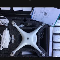 DJI Phantom 4 DRONE Professional Quadcopter with Camera and 3-Axis Gimbal - White $700 Cash Only