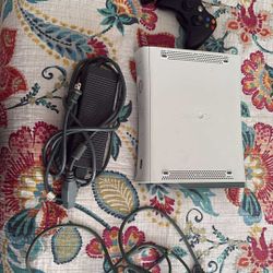 Xbox 360 Arcade 2 Remote And 20 Games 