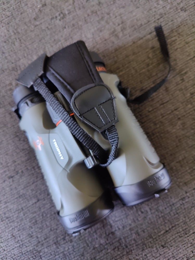 Trophy Bone Binoculars