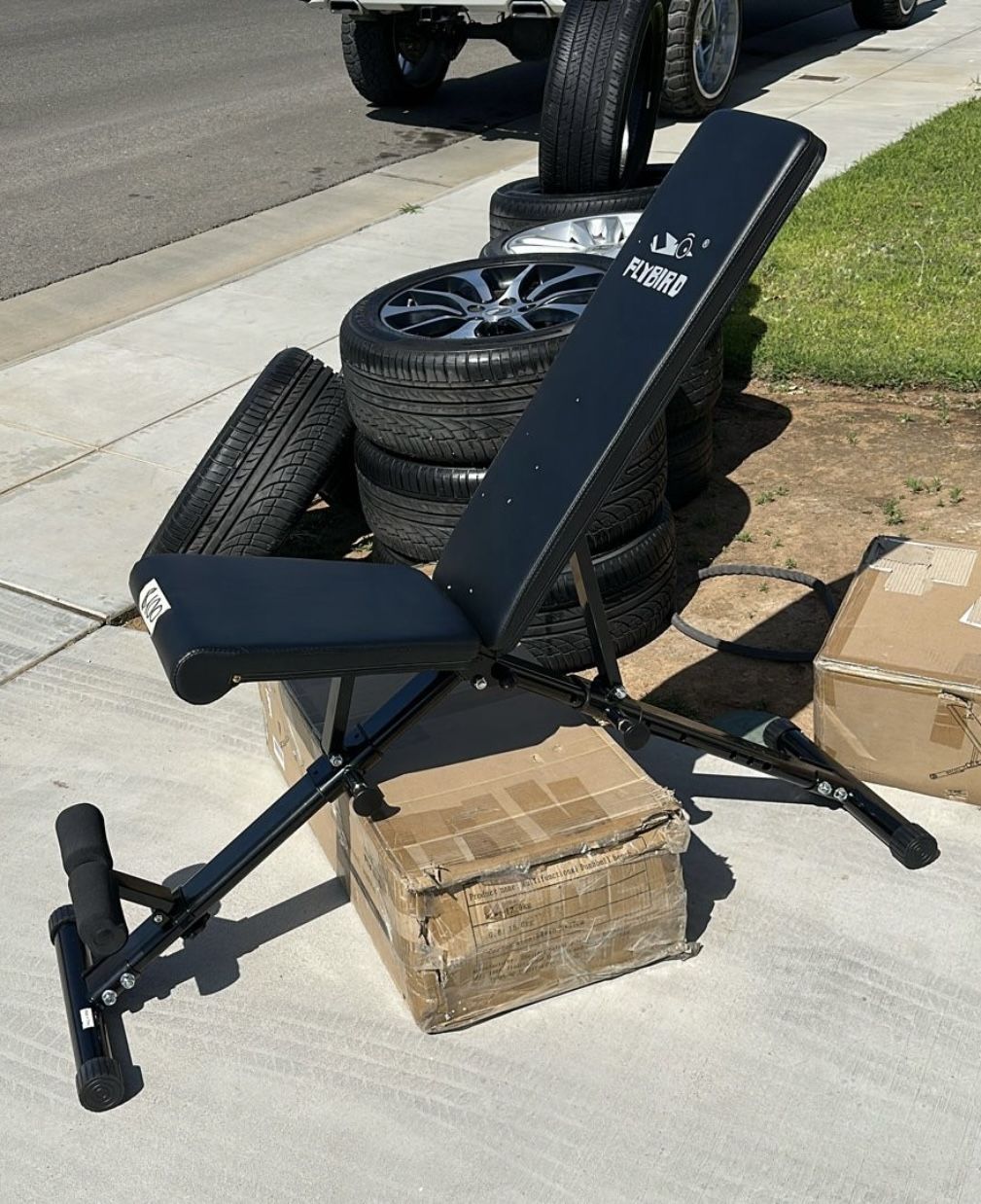 ADJUSTABLE WEIGHT BENCH