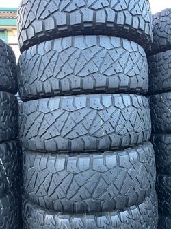 Vendo 35/12.50/R18 las 4 llantas nittos por $210
