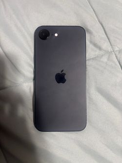 Apple iPhone 17e in Midnight Black