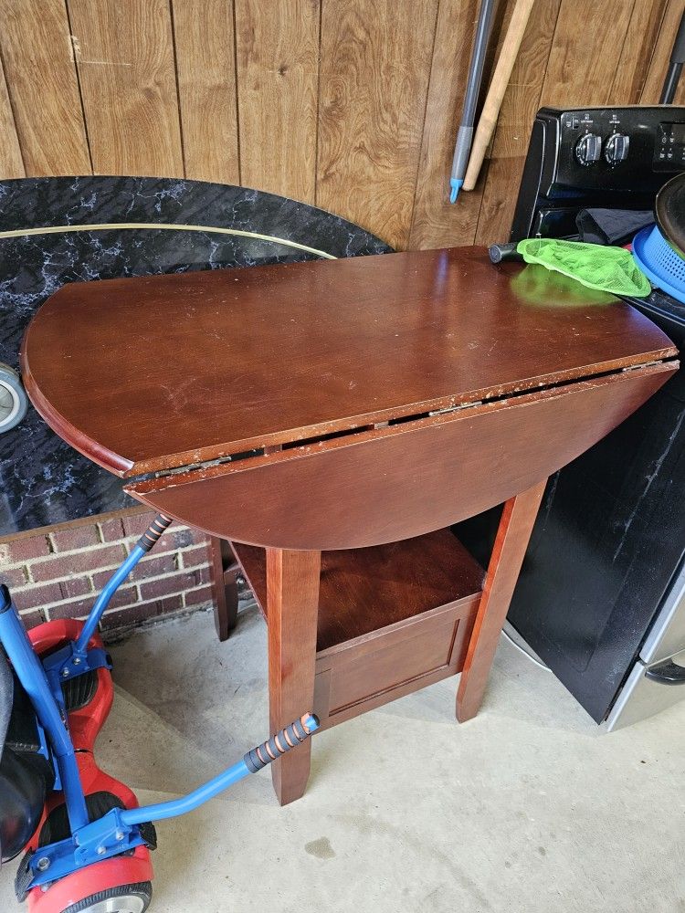 Breakfast Table & Wooden Chairs
