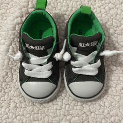 Boys Converse Size 4
