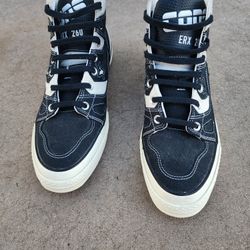 Converse
Men's 11.5 Black Chuck 1970S E260 Hi

