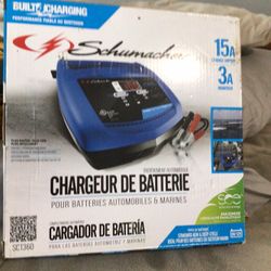 Schumacher Auto & Marine Charger
