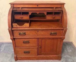 VINTAGE ROLL TOP SOLID WOOD DESK