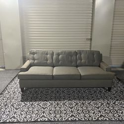 Rowe vintage  couch FREE DELIVERY AND INSTALL 🚚