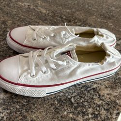 New Women’s Converse Size 8