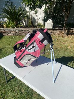 Good Cond Sm Girls Tour Edge Golf Club Bag